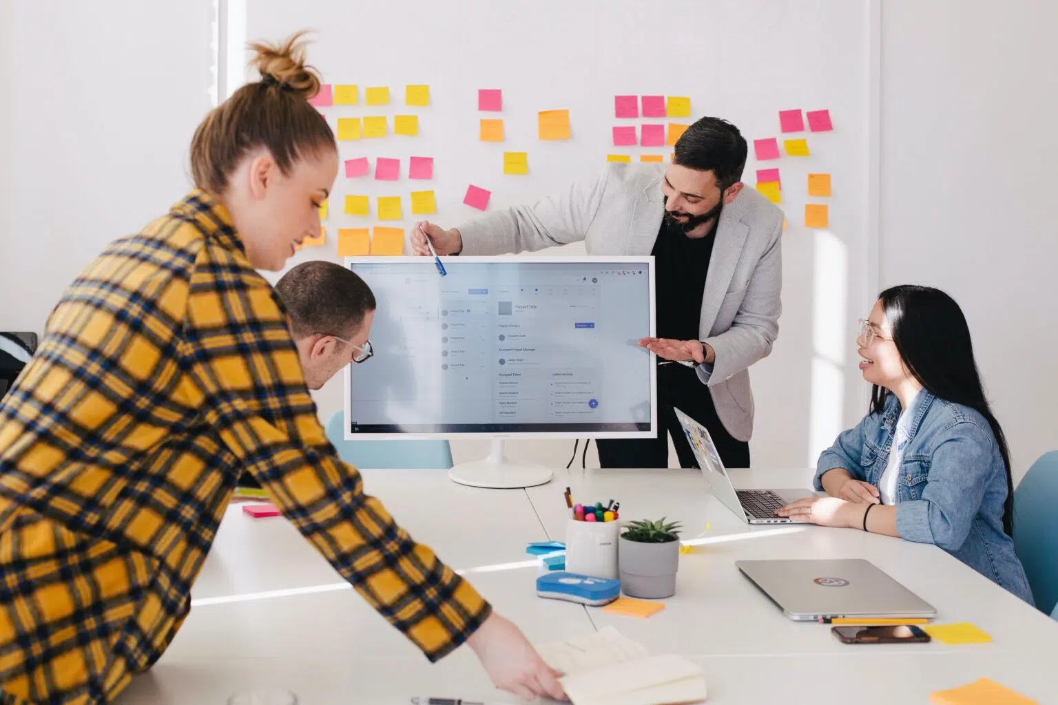 Read more about the article How to Select the Best Social Media Platforms for Your Business?